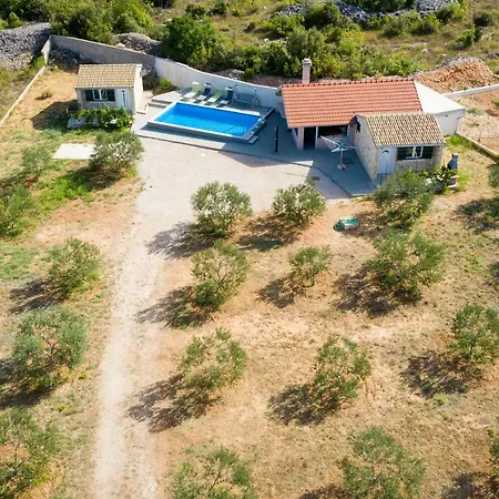 Mara-ana With Outdoor Swimming Poll Privatunterkunft Šibenik