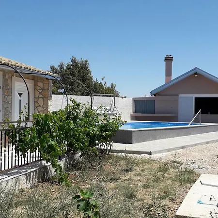 Privatunterkunft Mara-ana With Outdoor Swimming Poll Šibenik