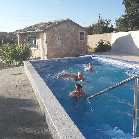 Privatunterkunft Mara-ana With Outdoor Swimming Poll