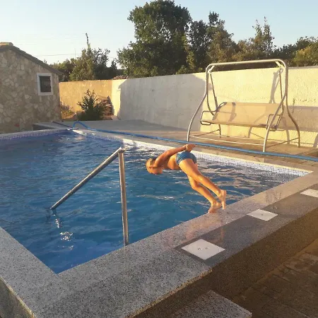 Mara-ana With Outdoor Swimming Poll Privatunterkunft