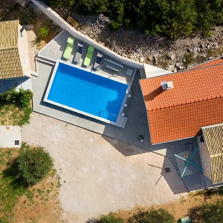 Privatunterkunft Mara-ana With Outdoor Swimming Poll Šibenik